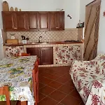 Casa Spaziosa Al Centro Di Ustica דירה